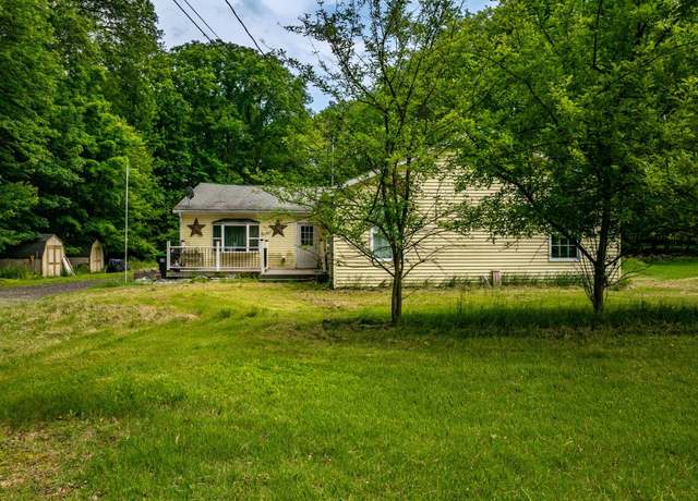 Property at 346 Stone School House Rd, Bloomingburg, NY 12721, 3 beds, 2 baths