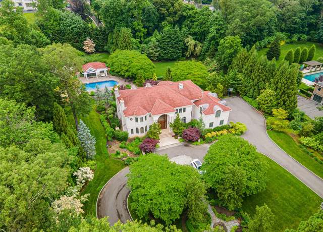 Property at 11 Black Rock Rd, Muttontown, NY 11545, 8 beds, 8.5 baths