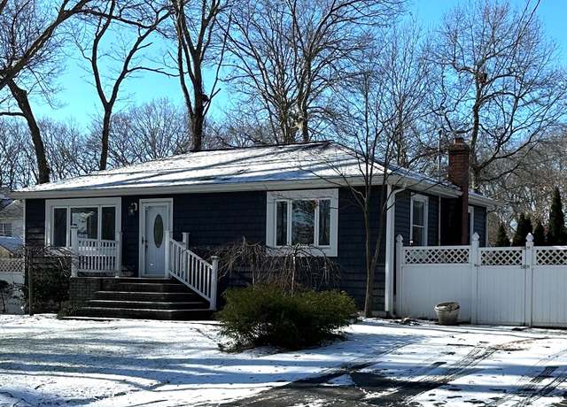 Property at 24 Hempstead Dr, Sound Beach, NY 11789, 3 beds, 1 bath