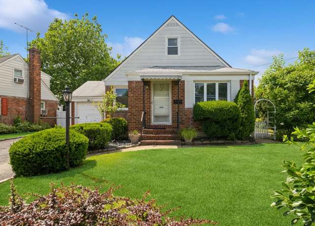 Property at 14 Albany St, Elmont, NY 11003, 4 beds, 1 bath