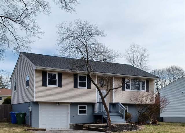 Property at 54 Brewster Dr, Middletown, NY 10940, 3 beds, 1.5 baths