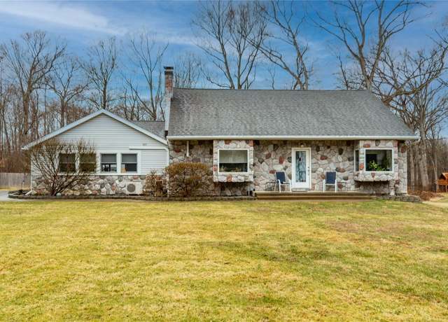 Property at 129 Boardman Rd, Poughkeepsie, NY 12603, 3 beds, 2 baths