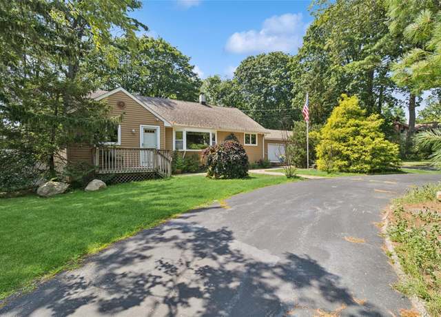 Property at 8 Cleary Rd, Ronkonkoma, NY 11779, 3 beds, 1 bath