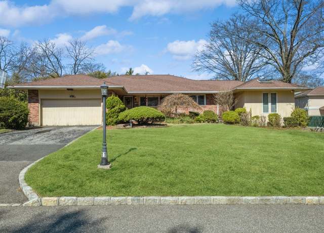 Property at 11 Dicks Ln, Roslyn Heights, NY 11576, 4 beds, 3 baths