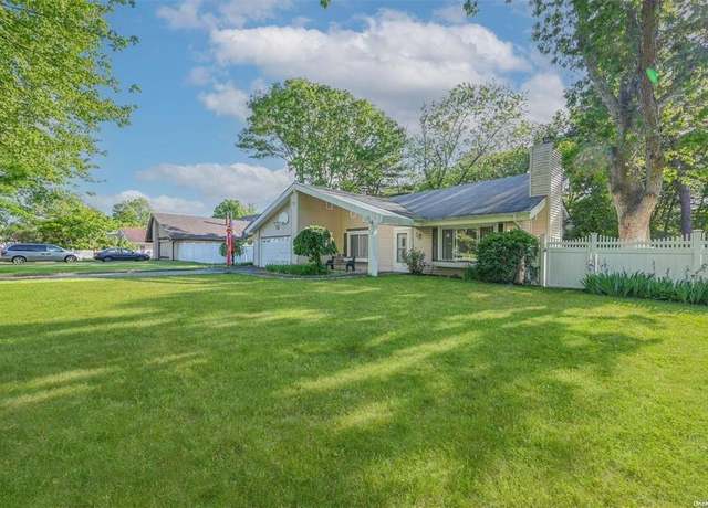Property at 38 Glenmere Ln, Coram, NY 11727, 4 beds, 2 baths