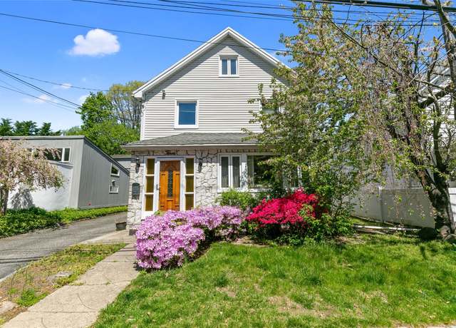 Property at 3 Franklin Rd, Great Neck, NY 11024, 4 beds, 2.5 baths