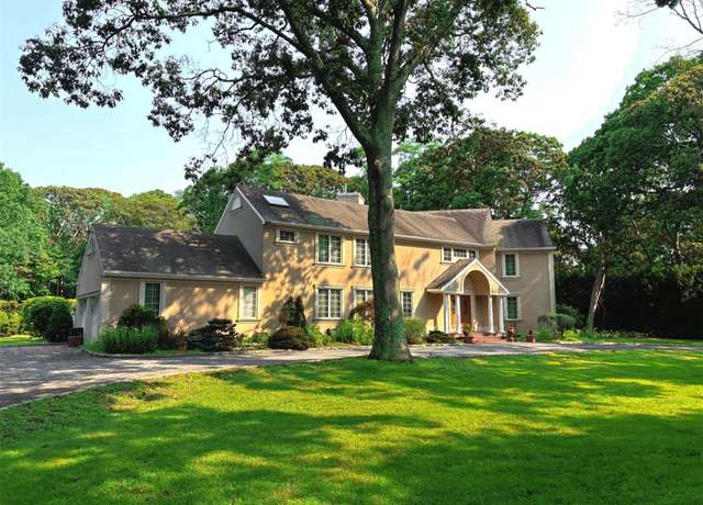 Property at 37 Inlet View Path, East Moriches, NY 11940, 4 beds, 4 baths