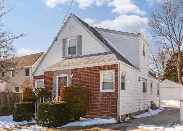 Property at 521 S 12th St, New Hyde Park, NY 11040, 4 beds, 3 baths