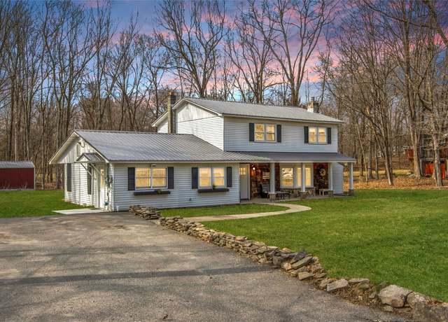 Property at 611 Twin Arch Rd, Rock Tavern, NY 12575, 4 beds, 2 baths