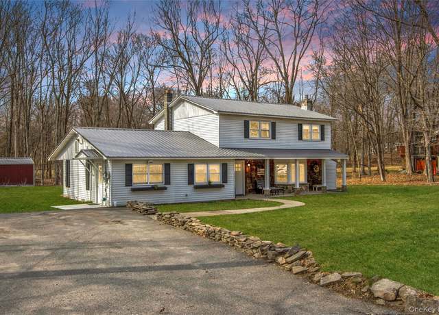 Property at 611 Twin Arch Rd, Rock Tavern, NY 12575, 4 beds, 2 baths