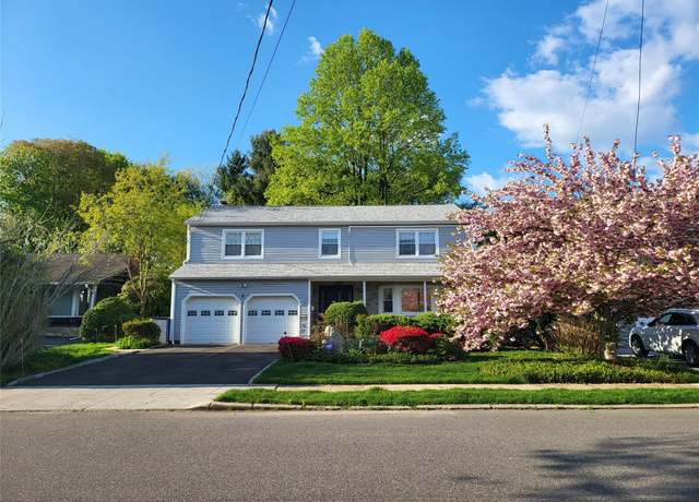 Property at 9 Albert Ave, Syosset, NY 11791, 5 beds, 3 baths