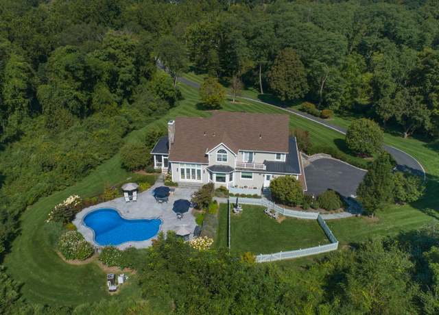 Property at 21 Brady Brook Farm Rd, Pawling, NY 12564, 4 beds, 3.5 baths