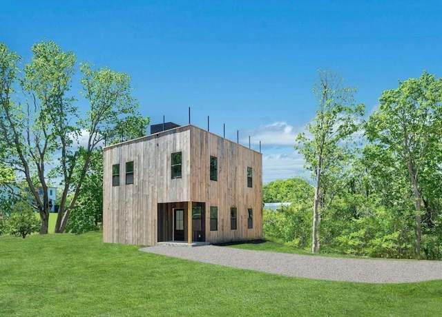 Property at 410 Aquaview Ave, East Marion, NY 11939, 4 beds, 3.5 baths