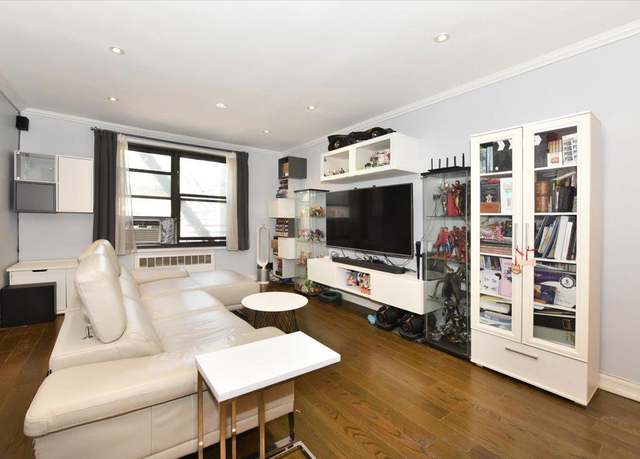Property at 84-01 Main St #431, Briarwood, NY 11435, 2 beds, 1 bath