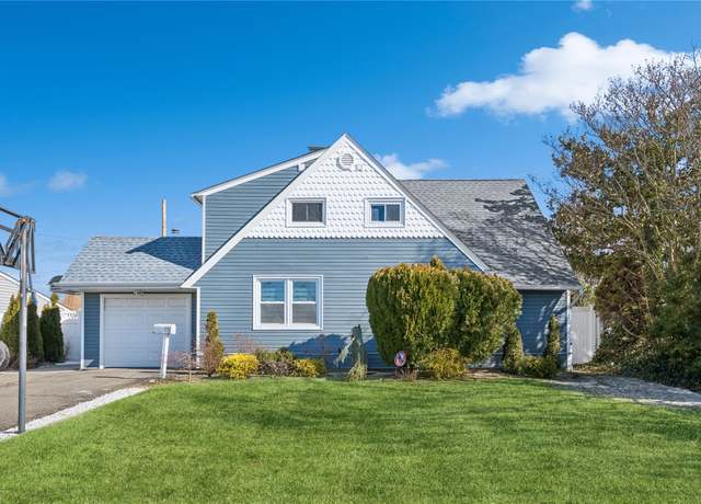 Property at 77 Abbey Ln, Levittown, NY 11756, 5 beds, 2 baths