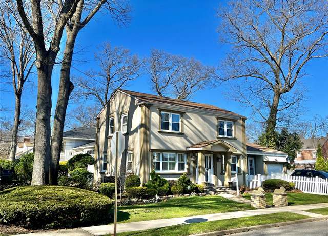 Property at 138 Mount Joy Ave, Freeport, NY 11520, 3 beds, 3 baths