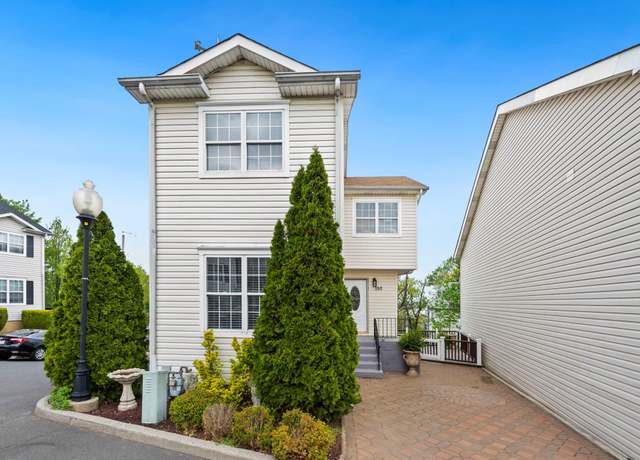 Property at 150 Northview Ct, Staten Island, NY 10301, 3 beds, 1.5 baths