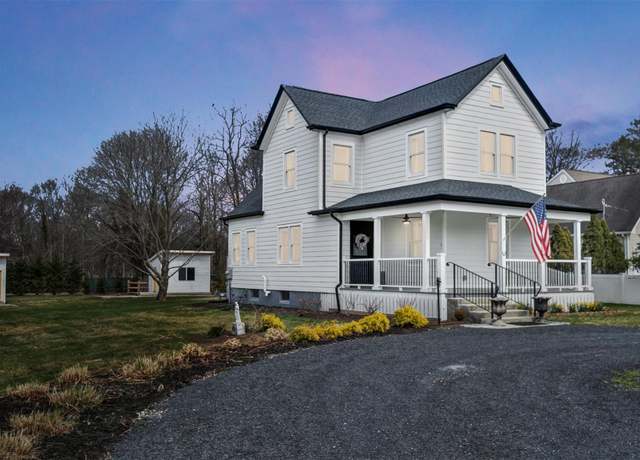 Property at 235 Cemetery Rd, East Marion, NY 11939, 3 beds, 3 baths