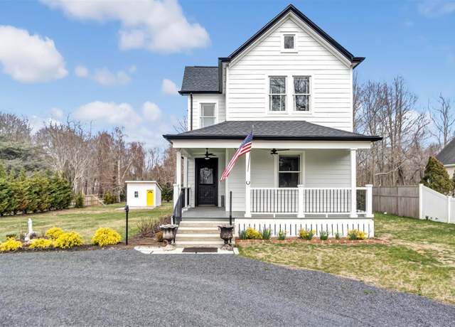 Property at 235 Cemetery Rd, East Marion, NY 11939, 3 beds, 3 baths