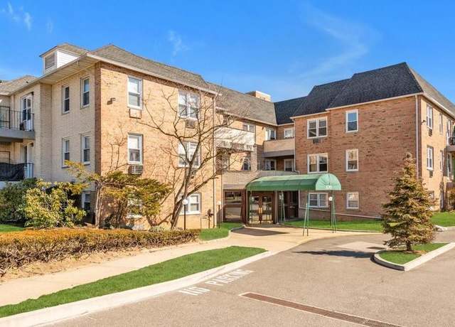 Property at 570 Broadway Unit 10B, Lynbrook, NY 11563, 1 bath