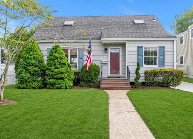 Property at 26 Wellfleet Rd, East Rockaway, NY 11518, 3 beds, 2 baths