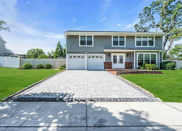 Property at 44 Apple Tree Dr, Hauppauge, NY 11788, 5 beds, 4.5 baths