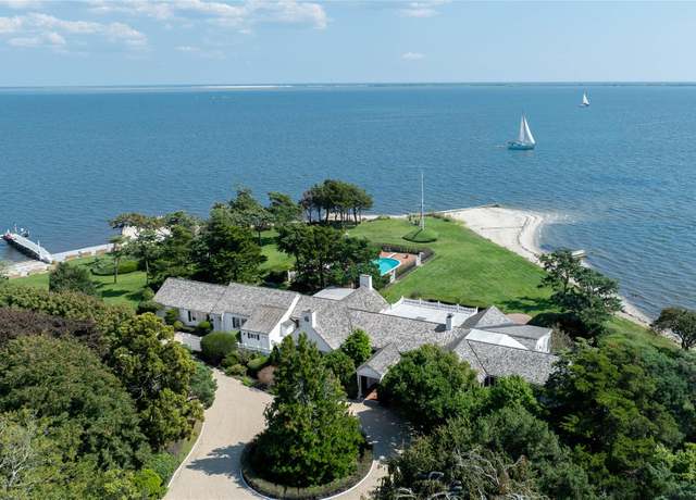 Property at 16 Point Rd, Bellport Village, NY 11713, 5 beds, 5 baths
