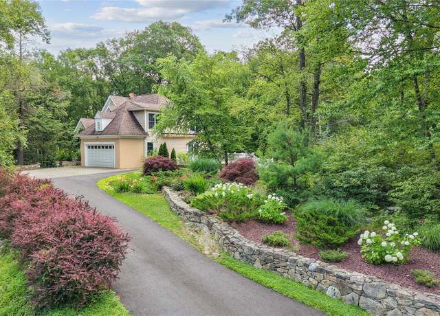 Property at 150 Hortontown Rd, Carmel, NY 10512, 3 beds, 2.5 baths