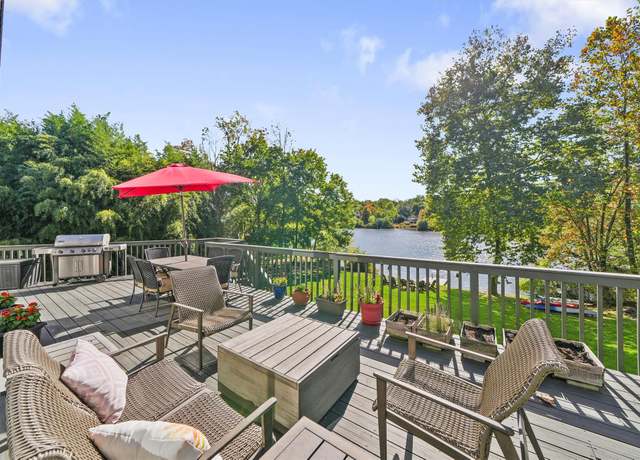 Property at 286 S Mountain Rd, New City, NY 10956, 5 beds, 3.5 baths