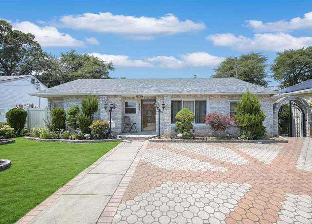 Property at 866 Edwards Blvd, Valley Stream, NY 11580, 4 beds, 3 baths