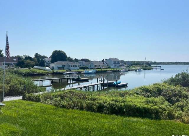 Property at 2 Little Neck Rd, Southampton, NY 11968, 5 beds, 5 baths