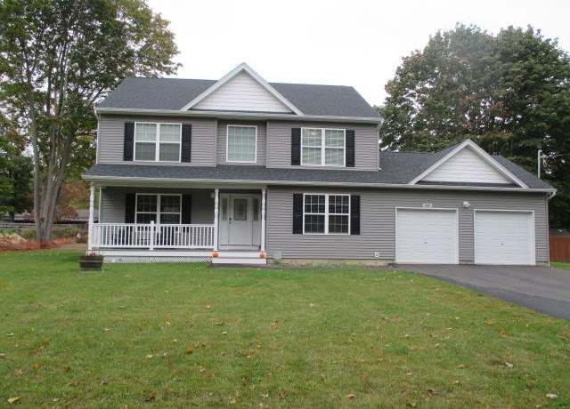 Property at 210 Donegan Ave, East Patchogue, NY 11772, 4 beds, 2.5 baths