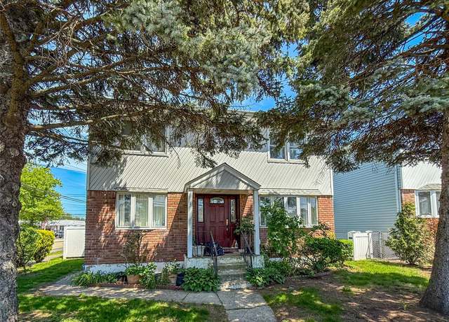Property at 1 Palmer Pl, Valley Stream, NY 11580, 5 beds, 1.5 baths