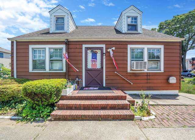 Property at 7 Zemek St, Valley Stream, NY 11580, 5 beds, 2 baths