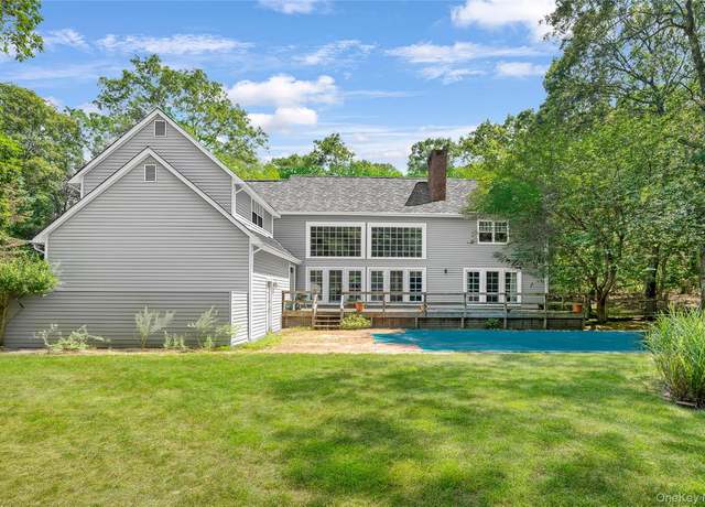 Property at 2 Old Hollow Ln, East Hampton, NY 11937, 3 beds, 3.5 baths