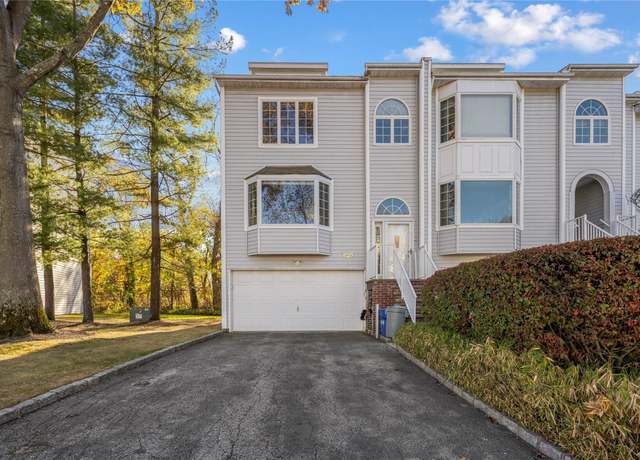 Property at 240-14 Oak Park Dr Unit 25C, Douglaston, NY 11362, 3 beds, 3.5 baths