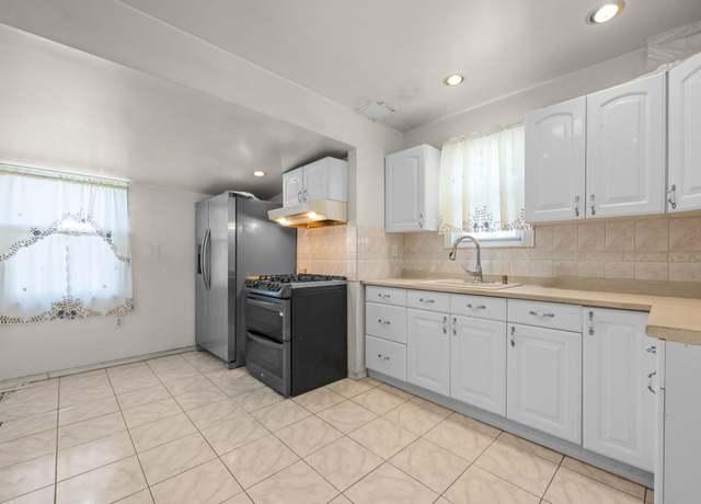 Property at 22241 Davenport Ave, Queens Village, NY 11428, 4 beds, 2.5 baths