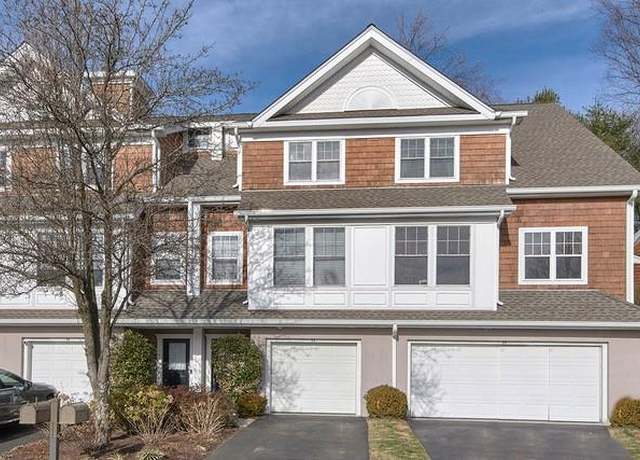 Property at 13 Glenn Hl #13, Tarrytown, NY 10591, 2 beds, 2.5 baths