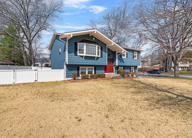 Property at 208 Cardinal Dr, Montgomery, NY 12549, 4 beds, 2 baths