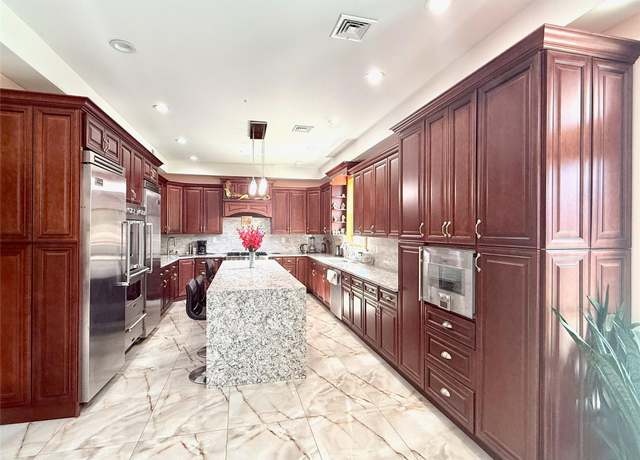 Property at 1601 Union Ave, Hewlett, NY 11557, 6 beds, 5 baths