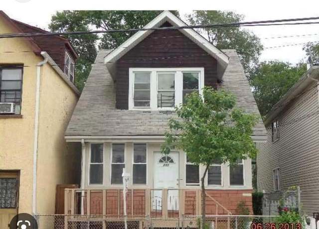 Property at 241 Gordon St, Staten Island, NY 10304, 2 beds, 1.5 baths