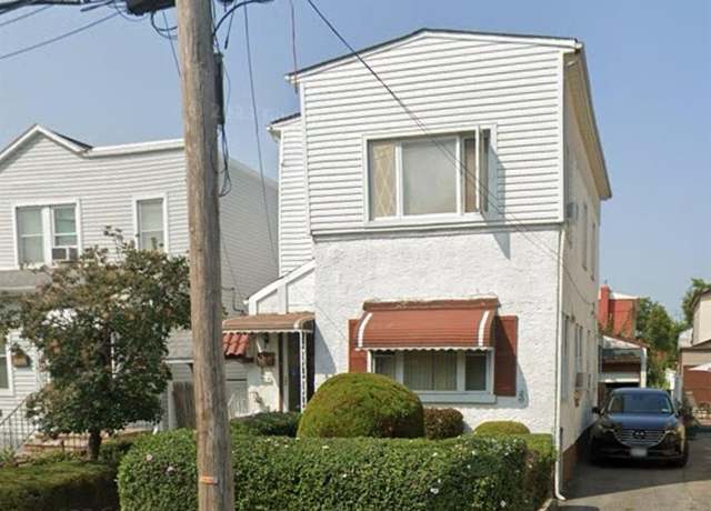 Property at 139-18 232nd St, Laurelton, NY 11413, 3 beds, 1.5 baths