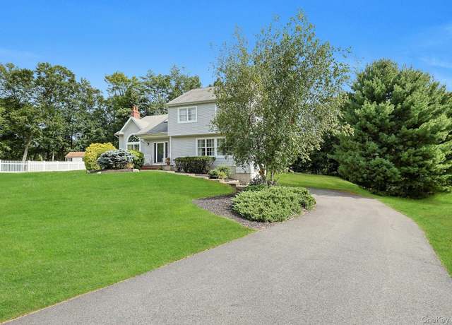 Property at 7 Florus Crom Ct, Stony Point, NY 10980, 4 beds, 2.5 baths