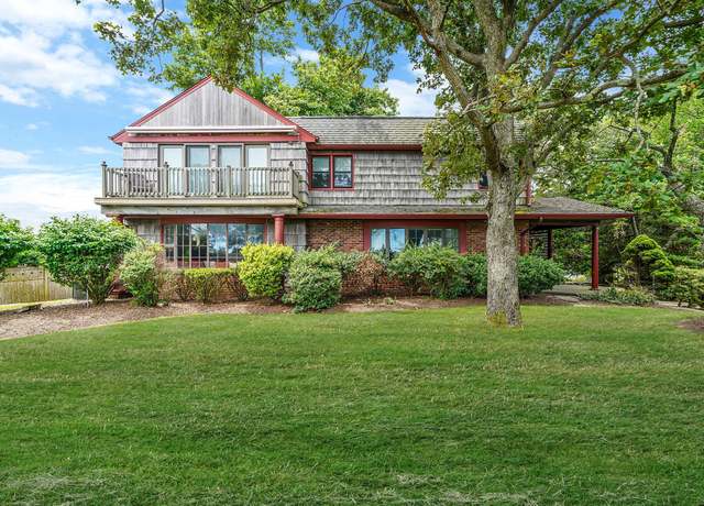 Property at 479 Asharoken Ave, Northport, NY 11768, 3 beds, 2.5 baths