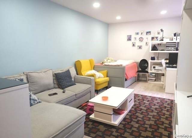 Property at 26-25 141st St Unit 2G, Flushing, NY 11354, 2 beds, 1 bath