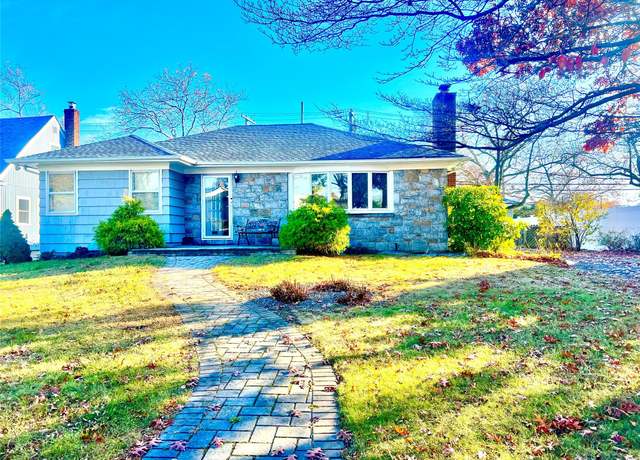 Property at 1691 Fenimore Rd, Hewlett, NY 11557, 3 beds, 2 baths
