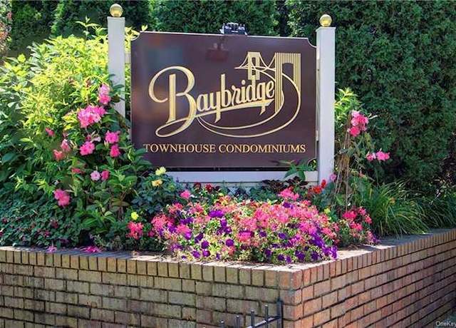 Property at 12-31 Robin Ln Unit 52L, Bayside, NY 11360, 2 beds, 2.5 baths