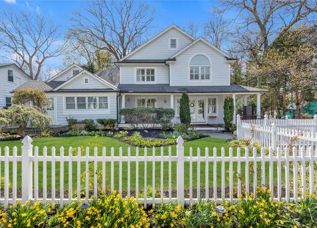 Property at 920 Washington Dr, Centerport, NY 11721, 4 beds, 3 baths