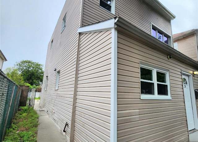 Property at 24 Wayne St, Staten Island, NY 10310, 6 beds, 2 baths