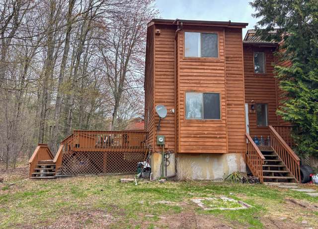 Property at 12 Edelweiss Dr, Woodridge, NY 12789, 2 beds, 2.5 baths